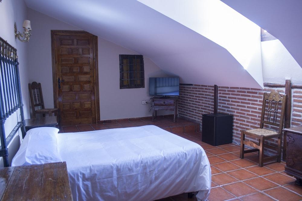 Palacio De Monjaraz อาบีลา ภายนอก รูปภาพ