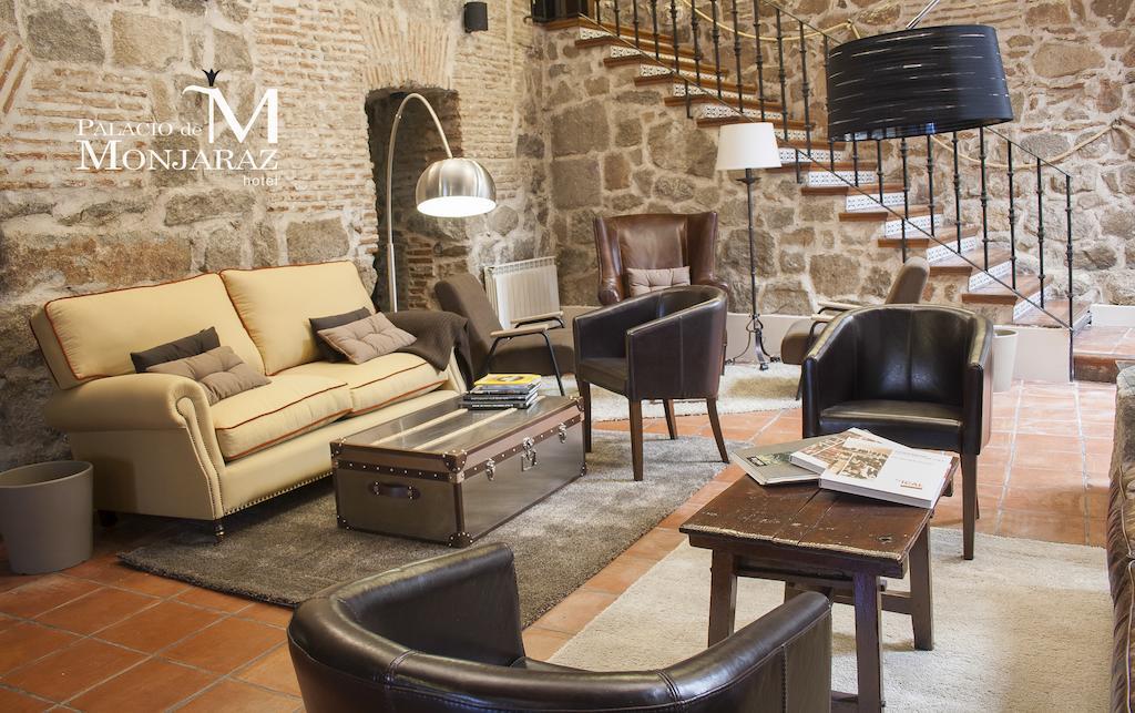 Palacio De Monjaraz อาบีลา ภายนอก รูปภาพ