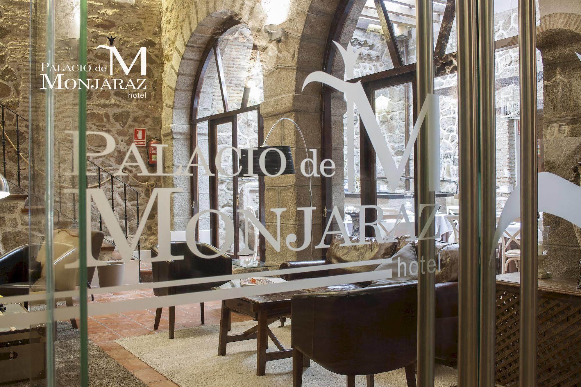 Palacio De Monjaraz อาบีลา ภายนอก รูปภาพ