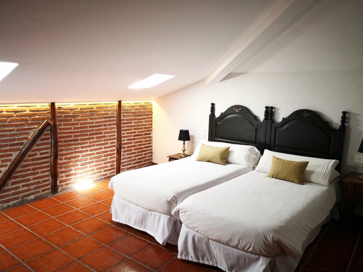 Palacio De Monjaraz อาบีลา ภายนอก รูปภาพ
