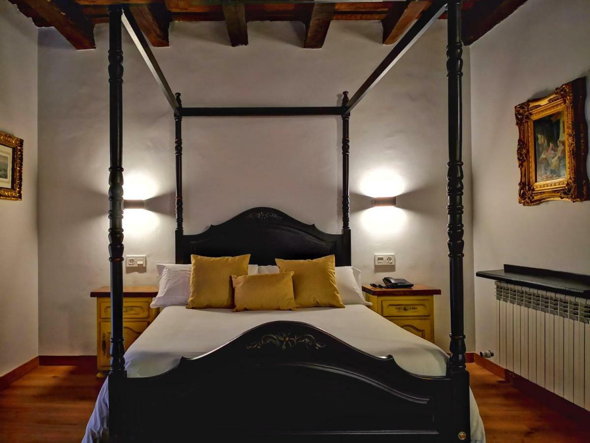 Palacio De Monjaraz อาบีลา ภายนอก รูปภาพ