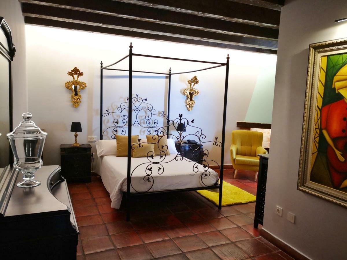 Palacio De Monjaraz อาบีลา ภายนอก รูปภาพ
