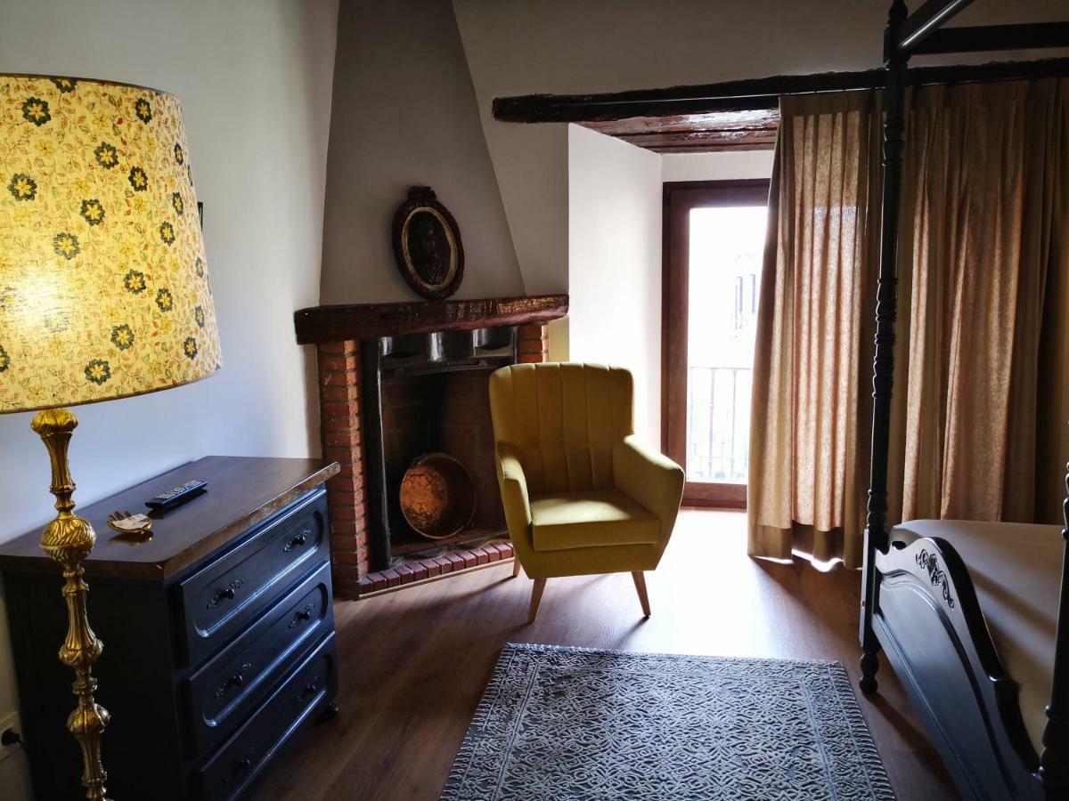 Palacio De Monjaraz อาบีลา ภายนอก รูปภาพ