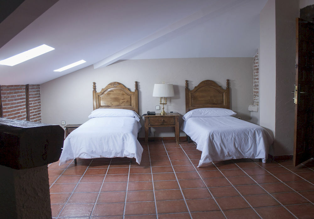 Palacio De Monjaraz อาบีลา ภายนอก รูปภาพ